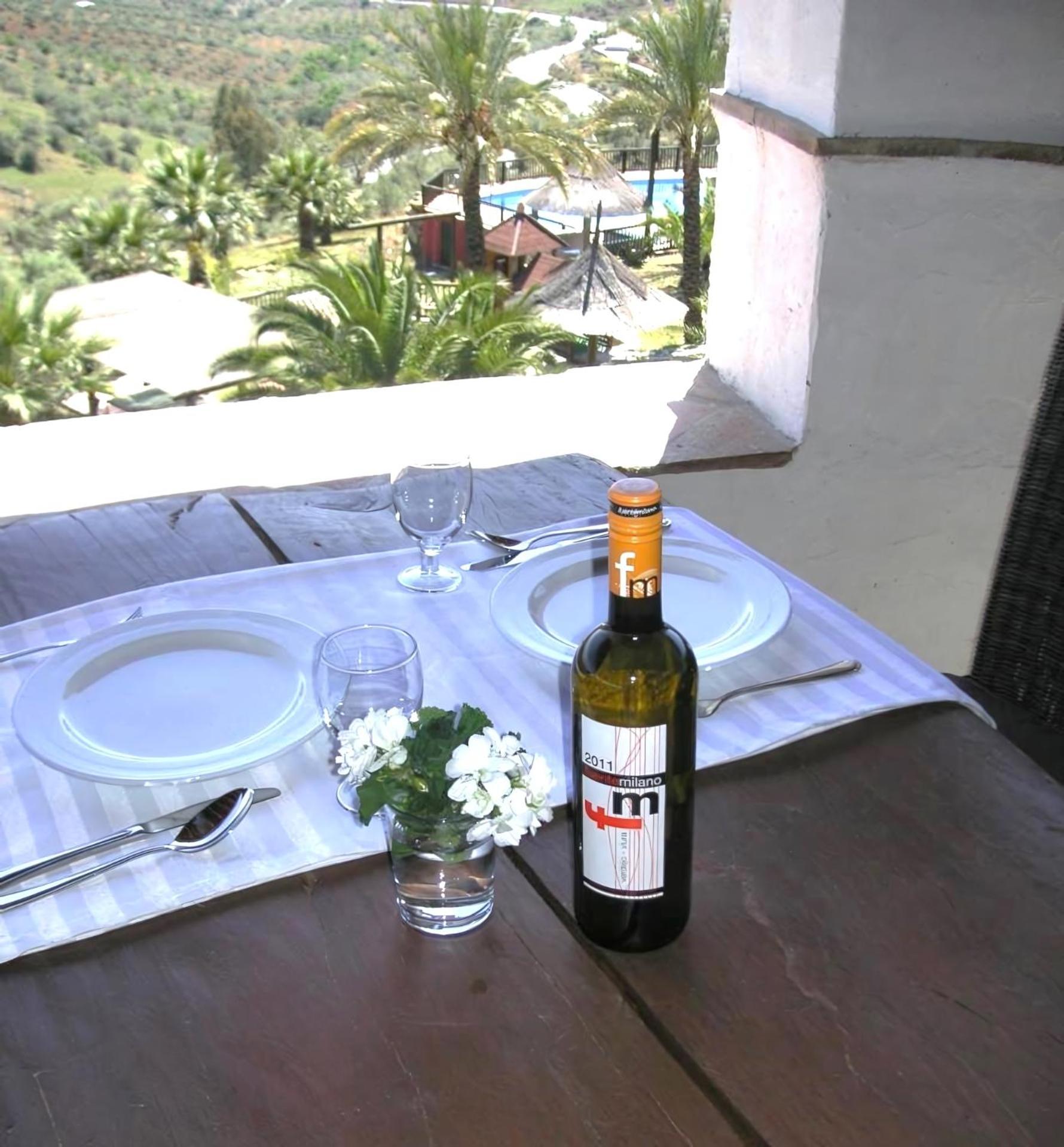 Castle Tower Ground Floor Apartment In Rural Holiday Park 'Cezanne' Tolox Exteriér fotografie