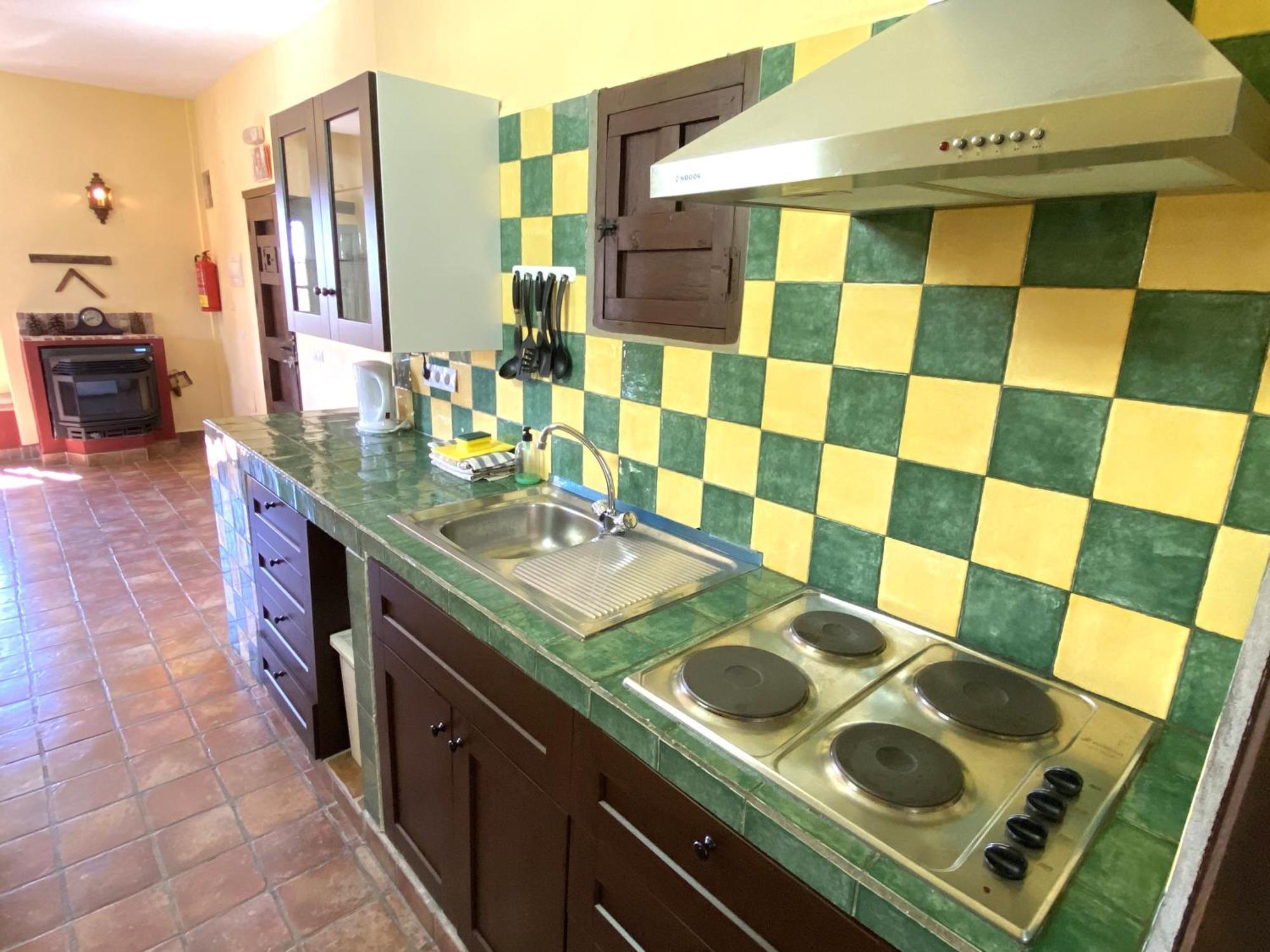 Castle Tower Ground Floor Apartment In Rural Holiday Park 'Cezanne' Tolox Exteriér fotografie