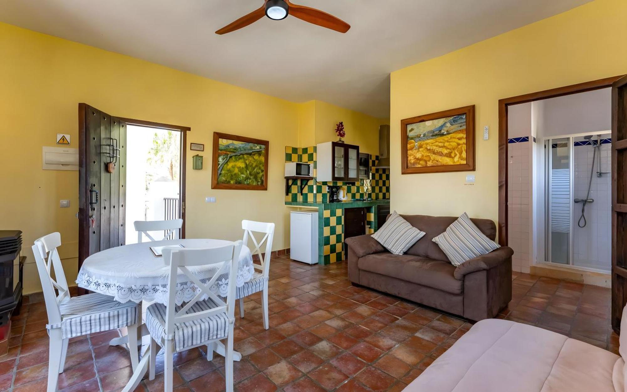 Castle Tower Ground Floor Apartment In Rural Holiday Park 'Cezanne' Tolox Exteriér fotografie